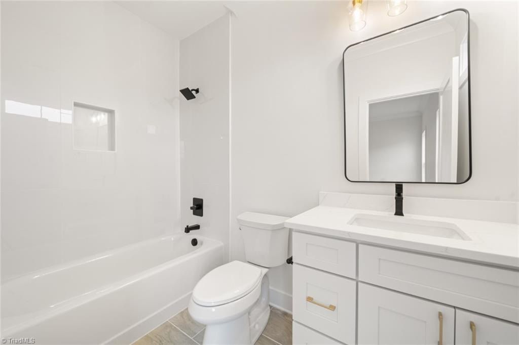 1182 Maple Chase Lane. Winston-Salem, NC 27106