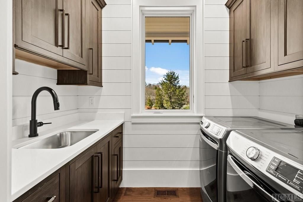 33 Sanctuary Ridge Road Lot 4. Highlands, NC 28741