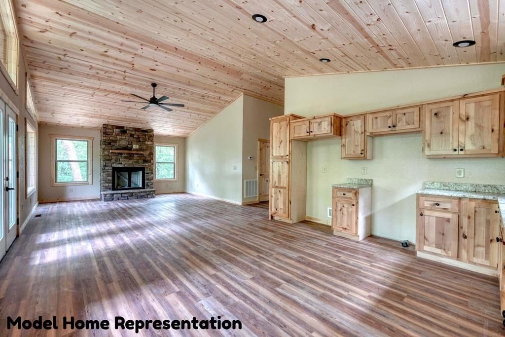 312 Mountain Drive. Murphy, NC 28906