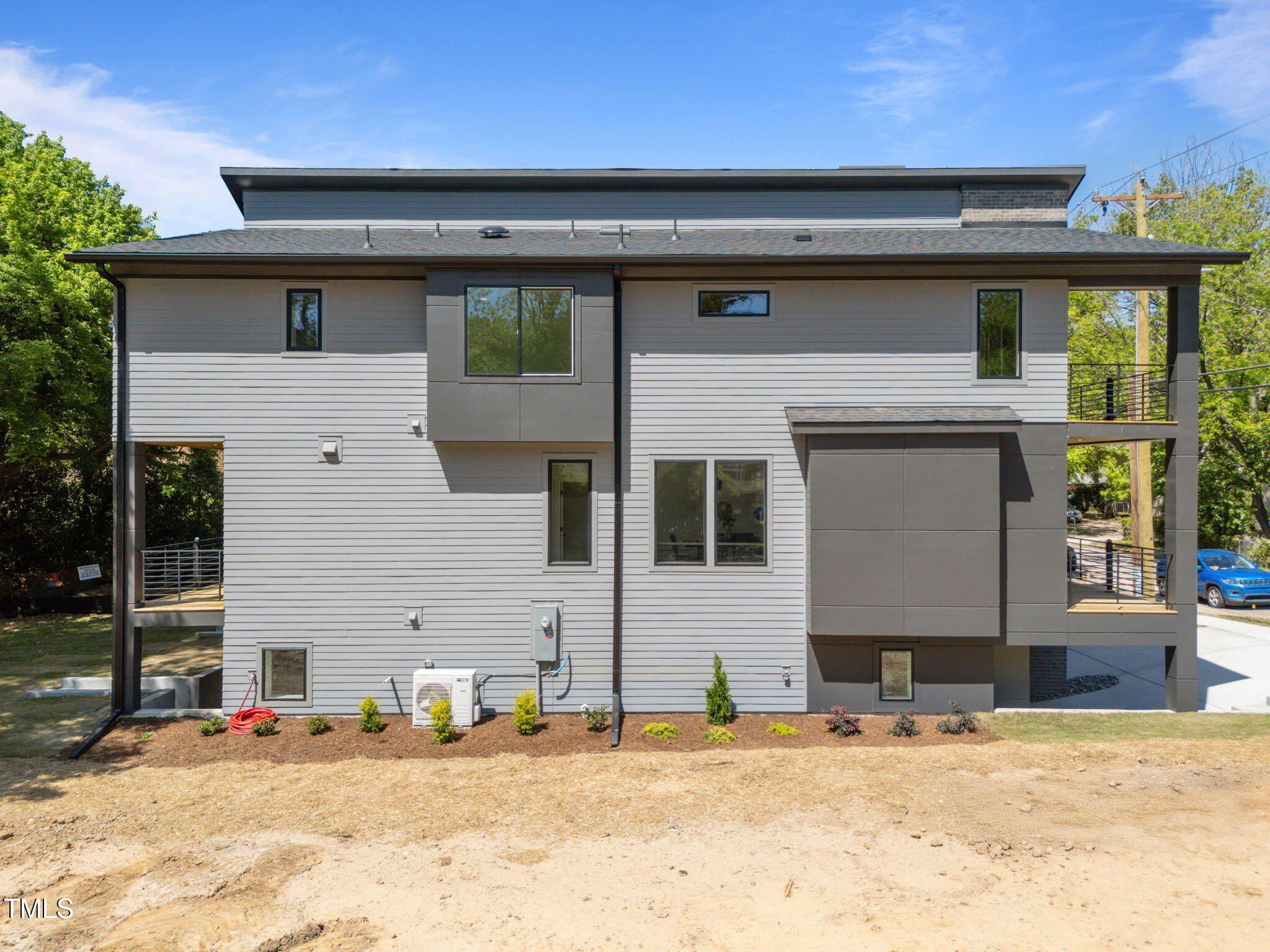 528 12 Bragg Street. Raleigh, NC 27610