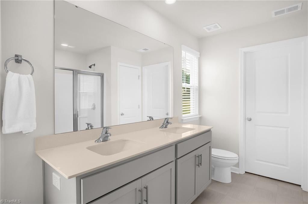 1230 Evelynnview Lane. Kernersville, NC 27284