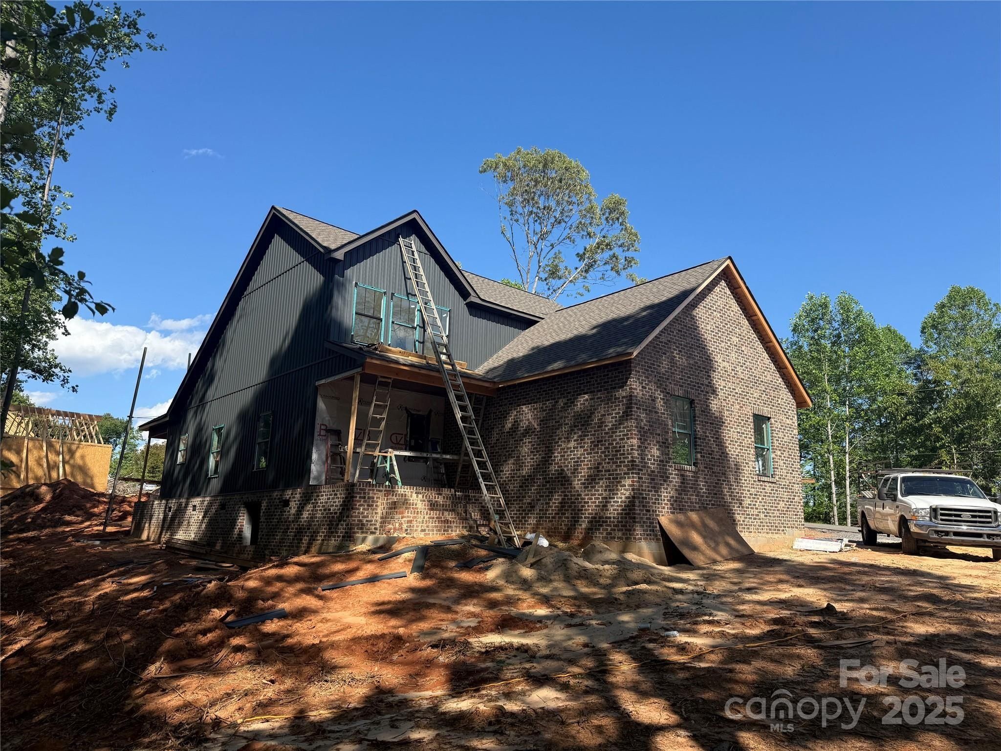 124 Third Street Se. Hickory, NC 28602