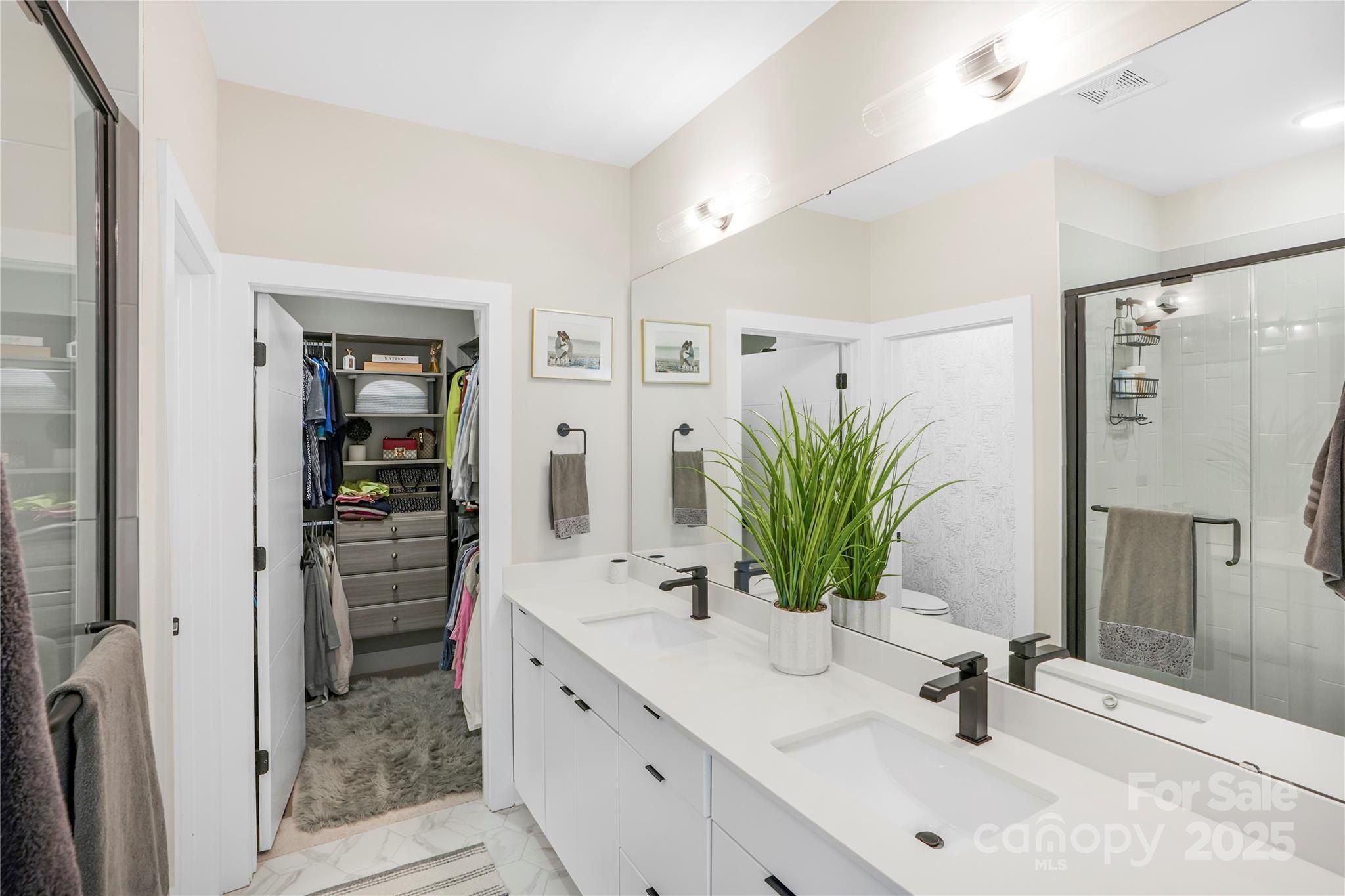 419 Devender Lane Ne Unit 3. Charlotte, NC 28217