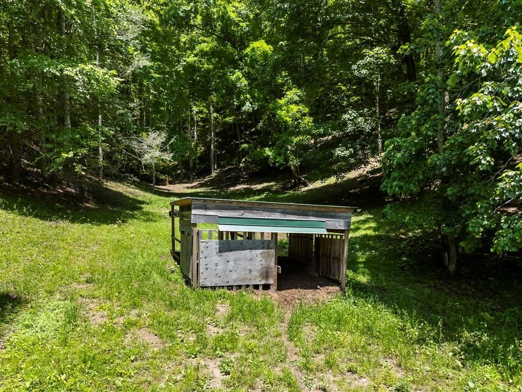 1651 Winding Stairs Rd. Topton, NC 28781