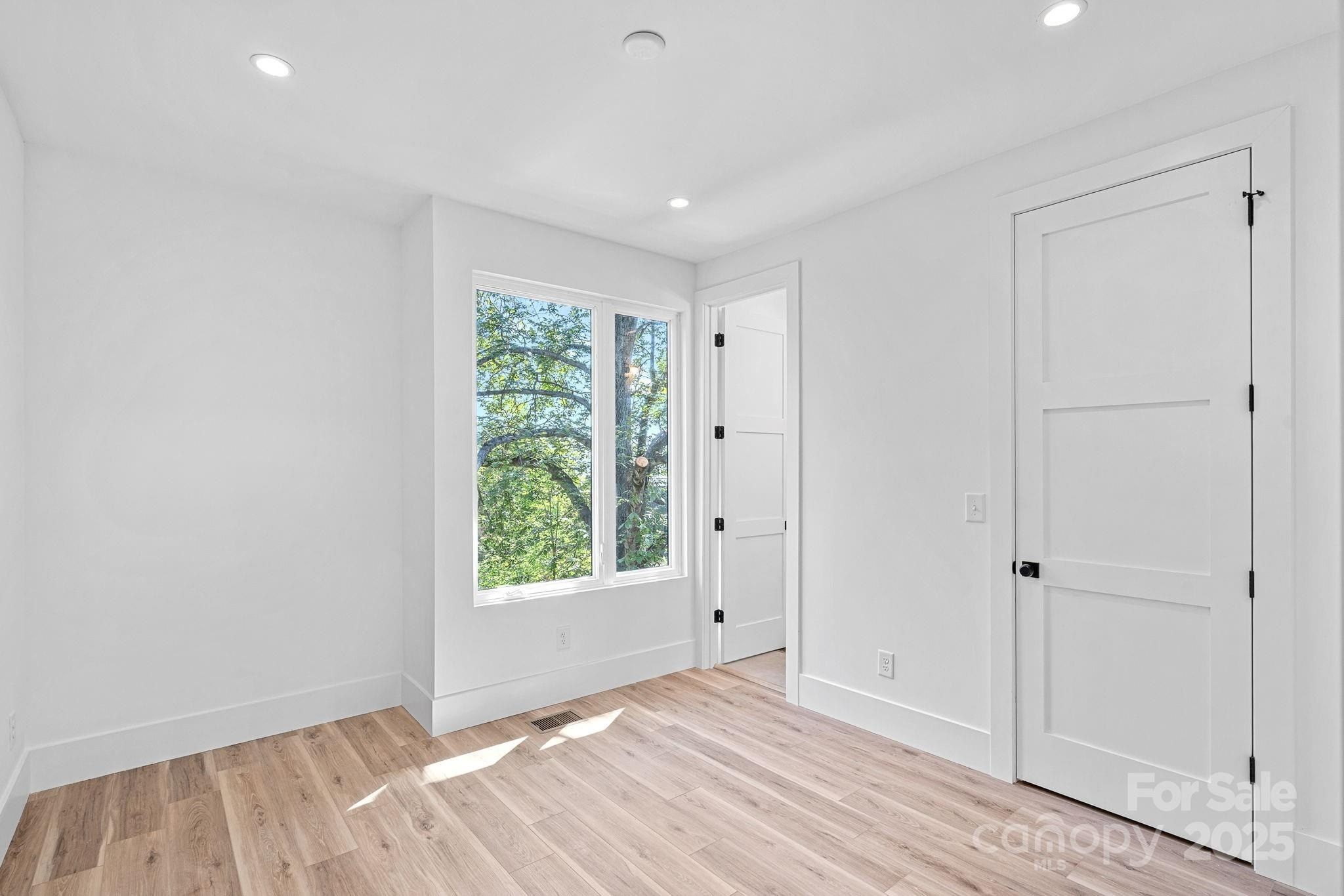 209 Keswick Avenue. Charlotte, NC 28206
