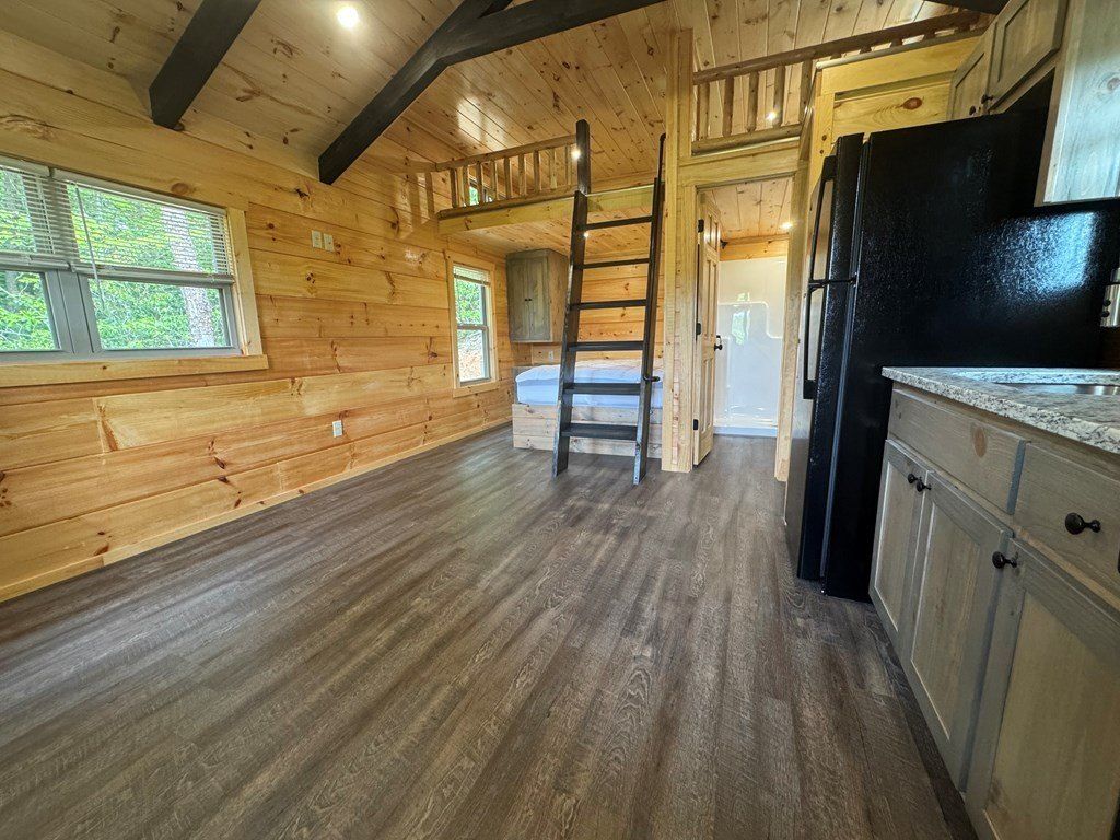 932 Snow Hill Rd. Franklin, NC 28734