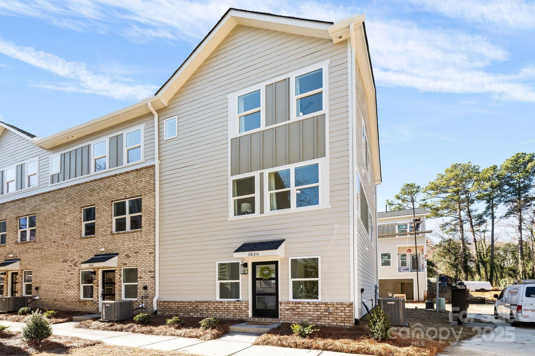 3820 Odom Way. Charlotte, NC 28208