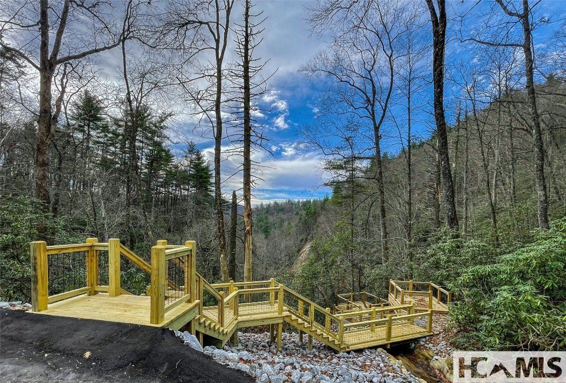 208 Nashs Knoll Lot 12. Cashiers, NC 28717