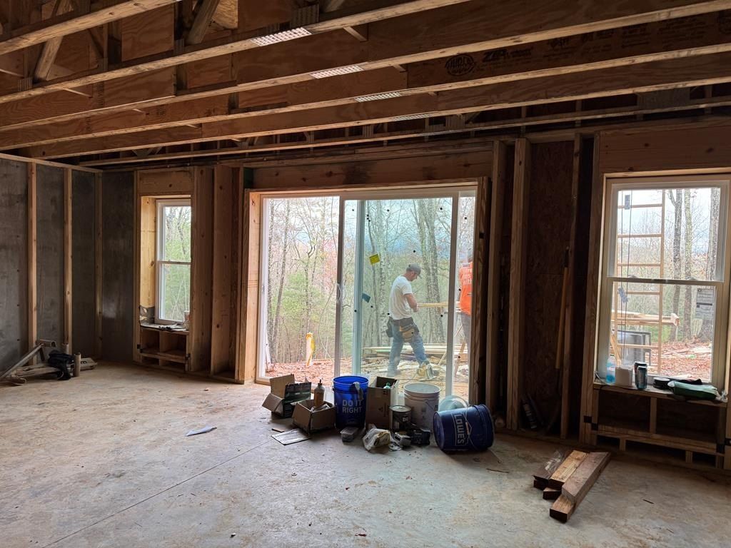 560 Carolina Fox Circle. Murphy, NC 28906