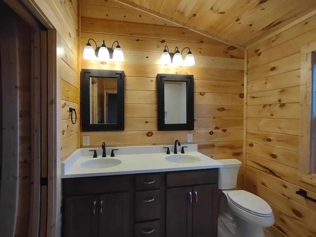 133 Lower Creek Crossing. Bryson City, NC 28713