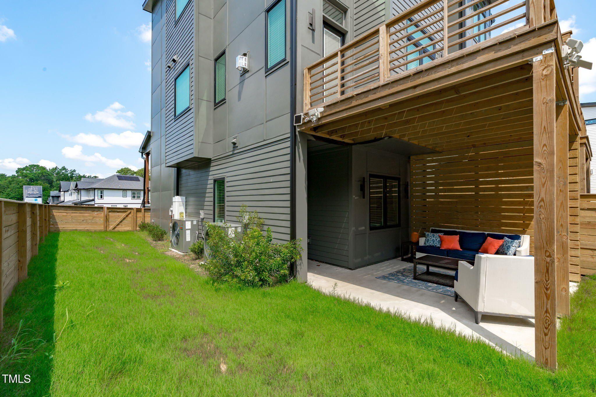 1105 Glascock Street Unit 101. Raleigh, NC 27610