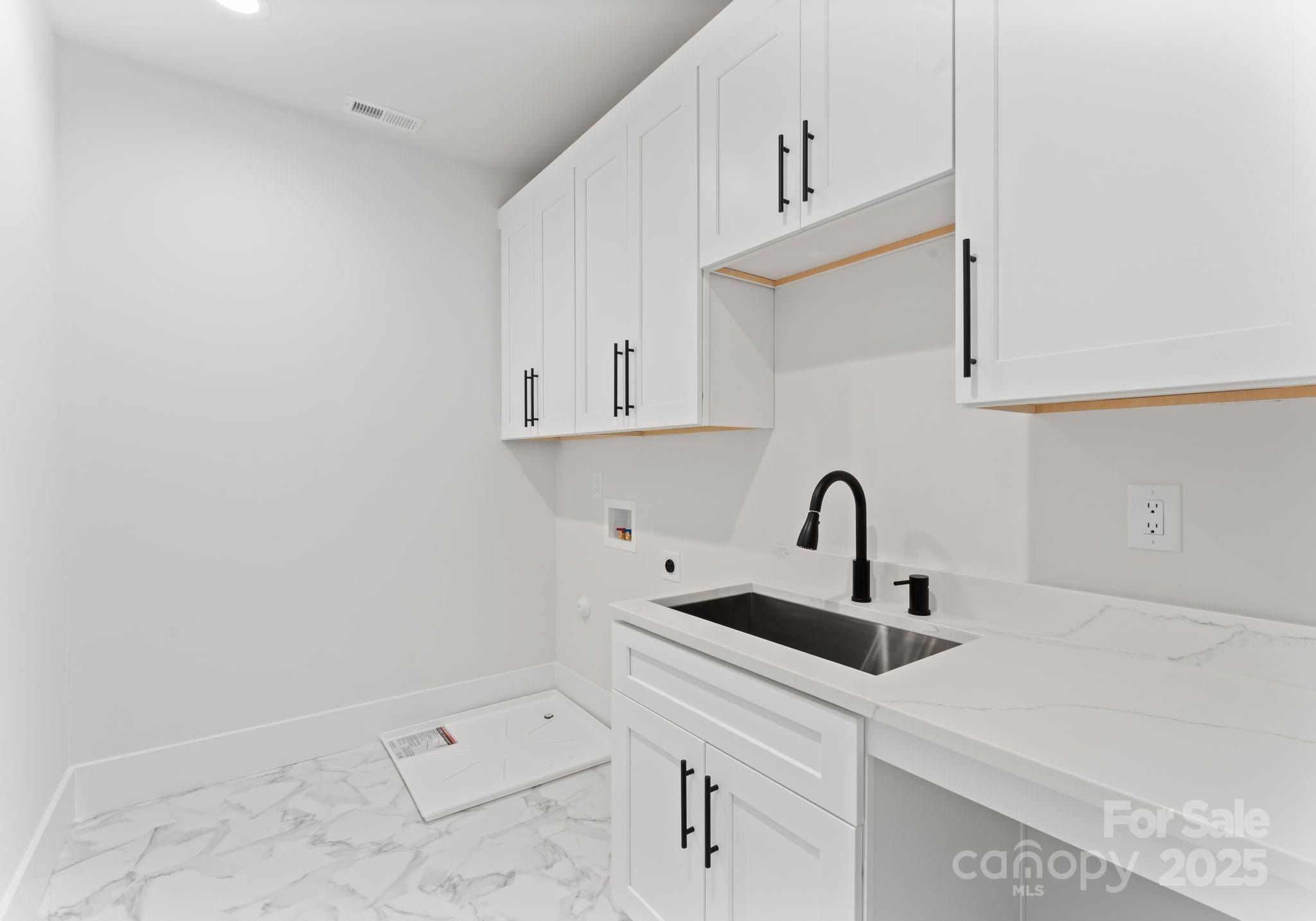 1616 E 35Th Street. Charlotte, NC 28205