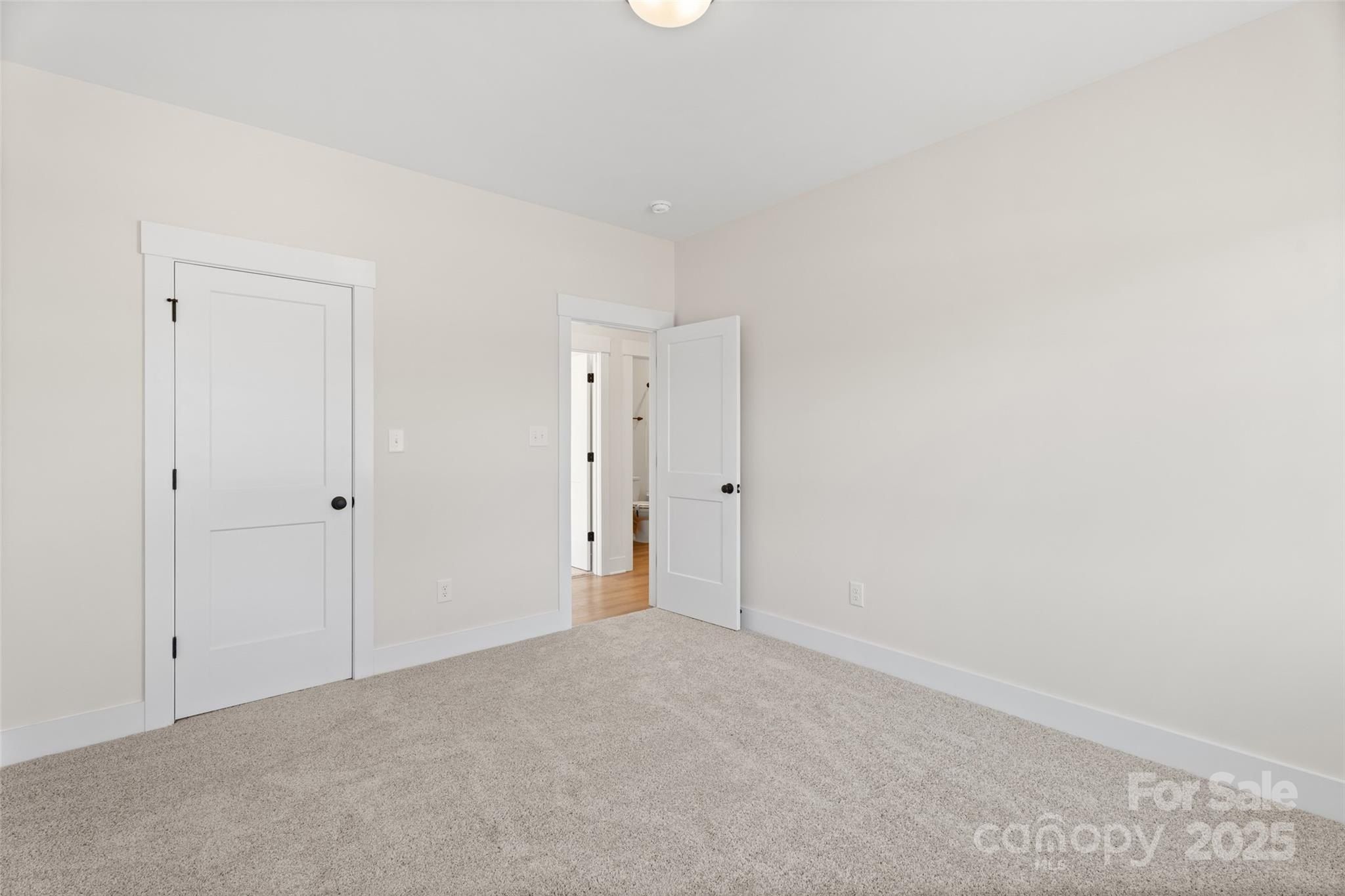 Boomer Court Unit 13. Statesville, NC 28677