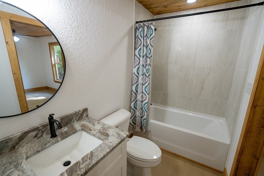 226 Choctaw Ridge Trail. Murphy, NC 28906