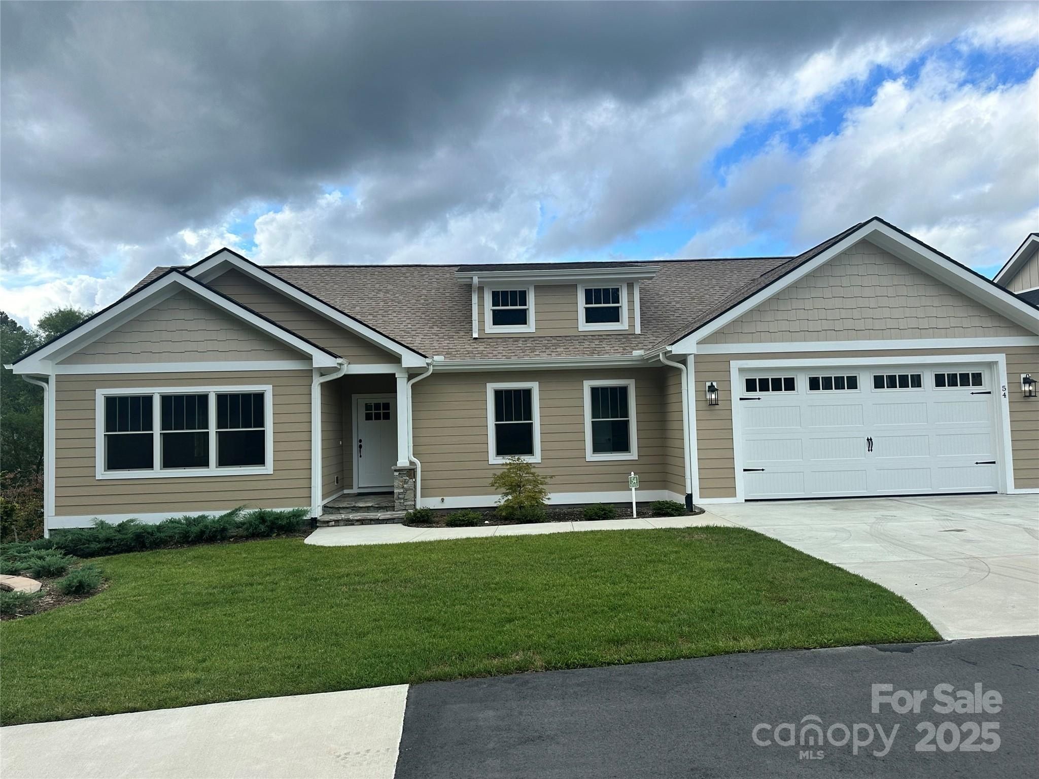 54 Olde Oak Lane. Hendersonville, NC 28792