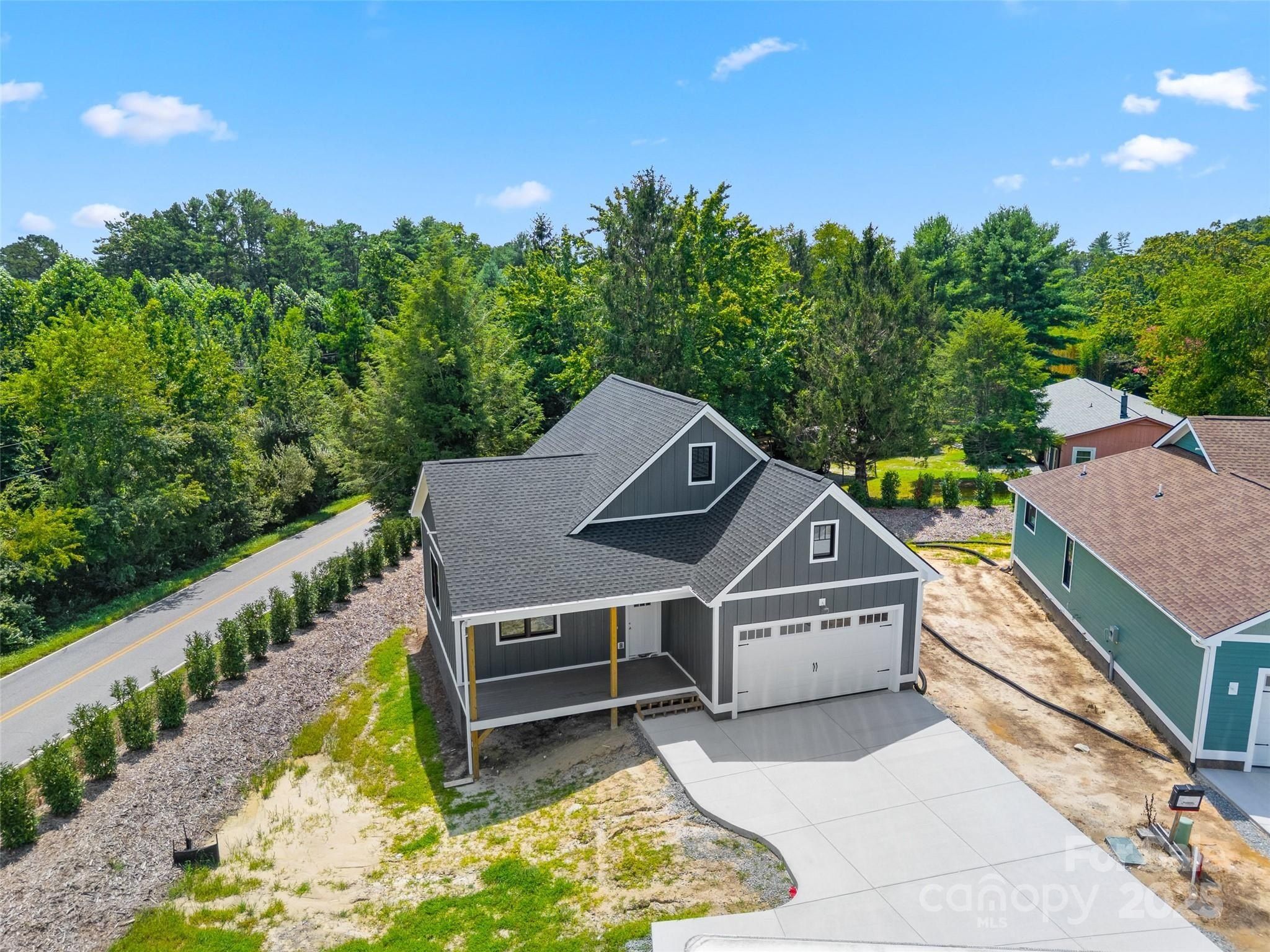 30 Olde Oak Court. Hendersonville, NC 28792