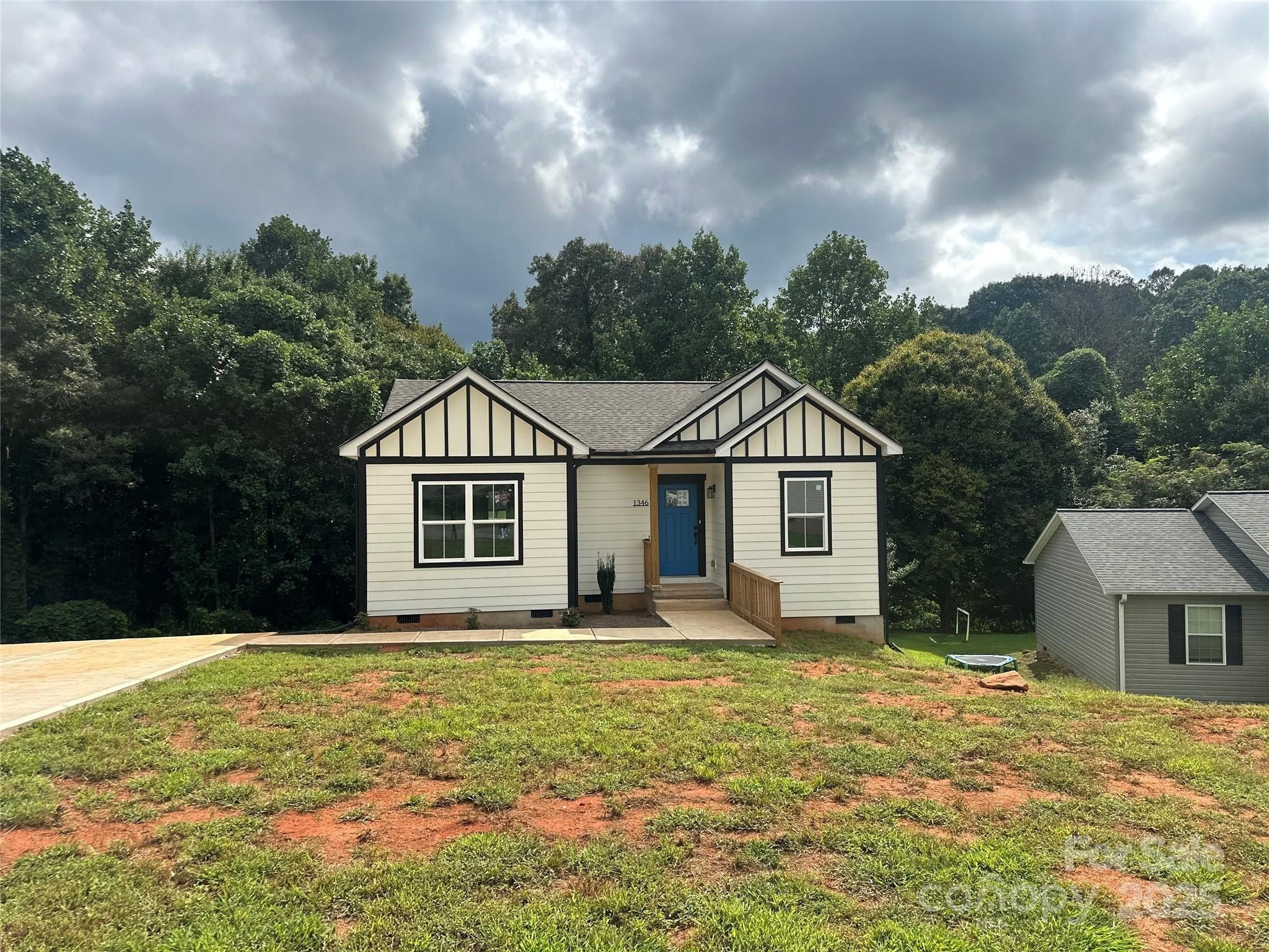 1346 39Th Street Sw. Hickory, NC 28602