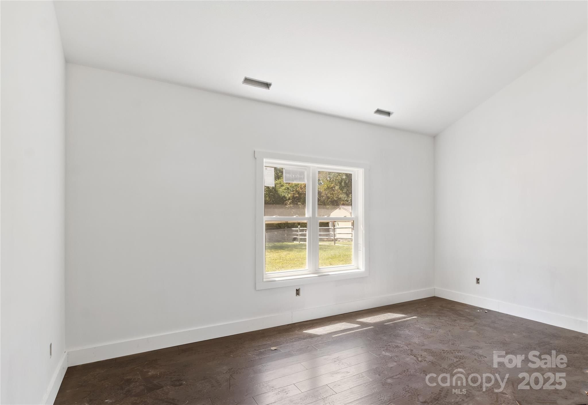 60 Gins Lane Unit 9  10. Mars Hill, NC 28754