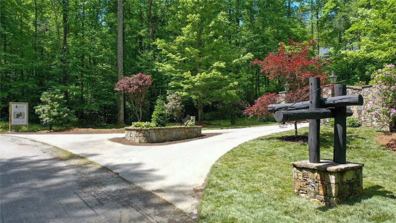 Sanctuary View Trail Lot 3. Highlands, NC 28741