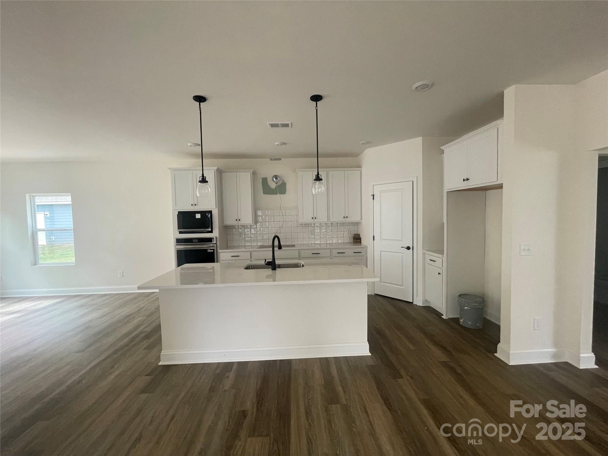 4032 Grommet Court. Matthews, NC 28105