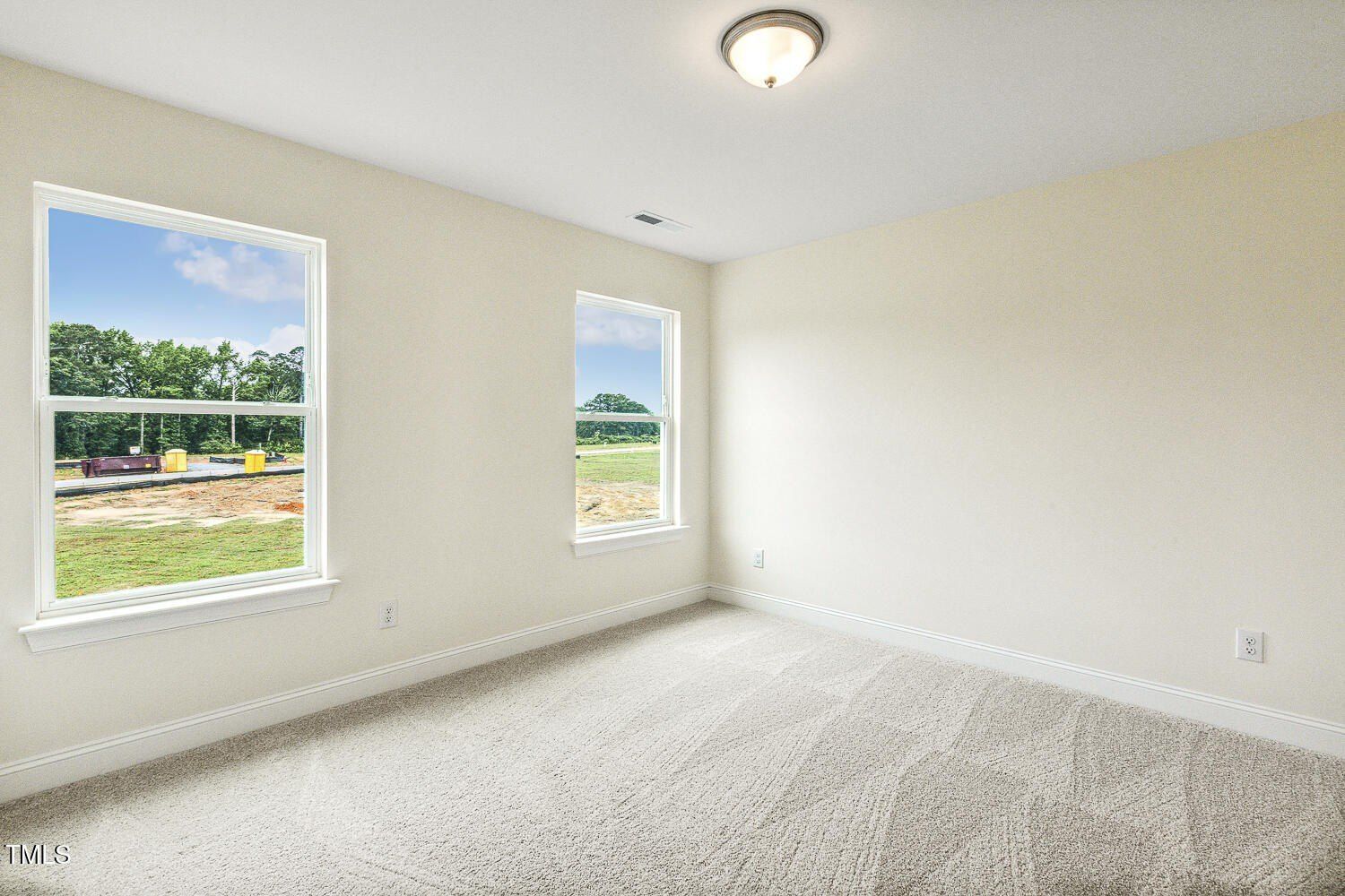243 Kissington Way. Benson, NC 27504