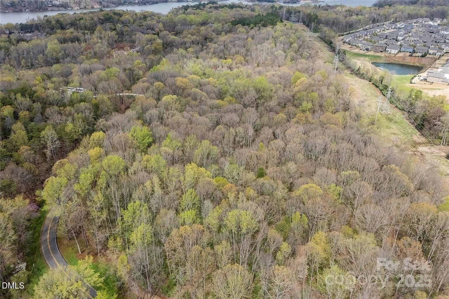 10601A Wildlife. Charlotte, NC 28277