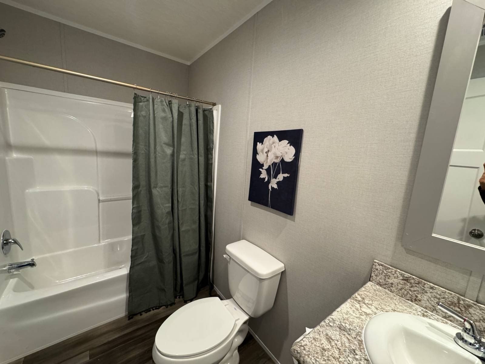 126  Raccoon Lane. Midway Park, NC 28544