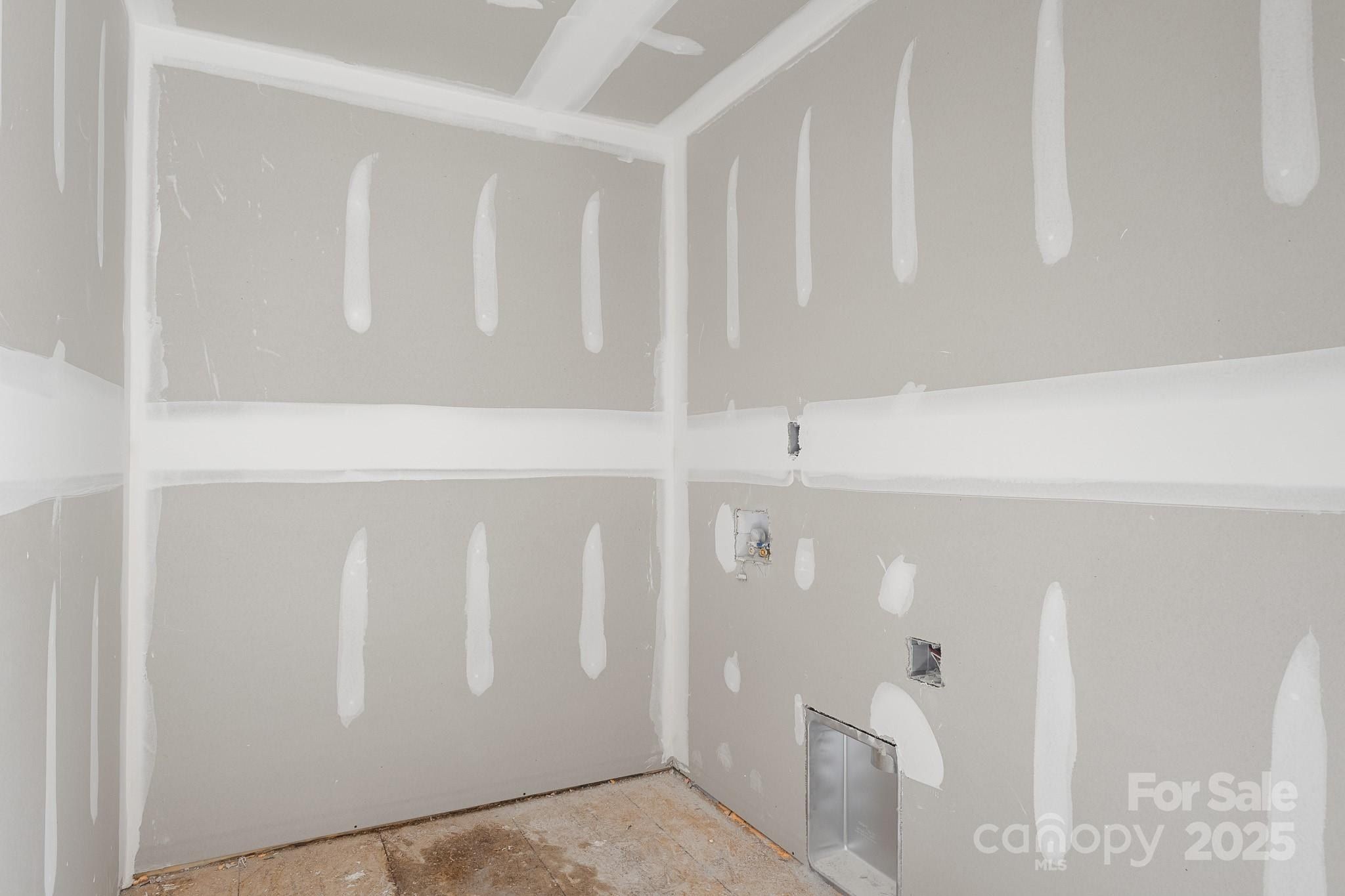 105 Indian Wells Court. Harmony, NC 28634