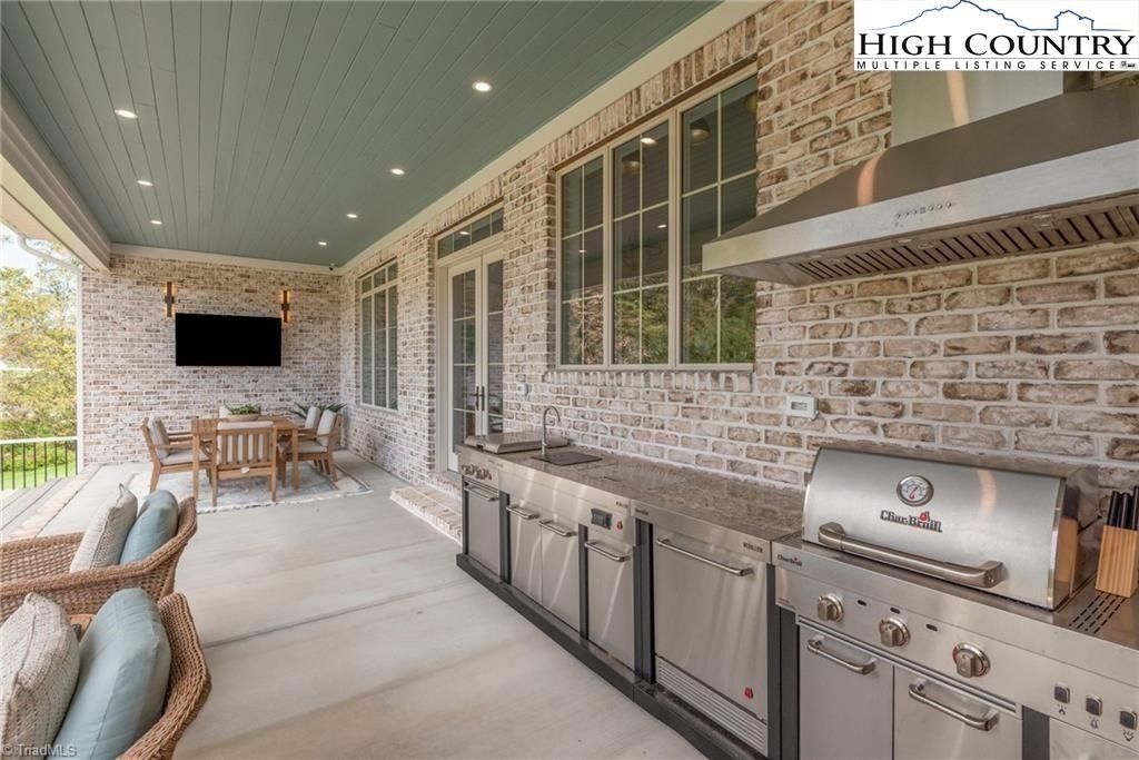 202 Canterbury Drive. North Wilkesboro, NC 28659