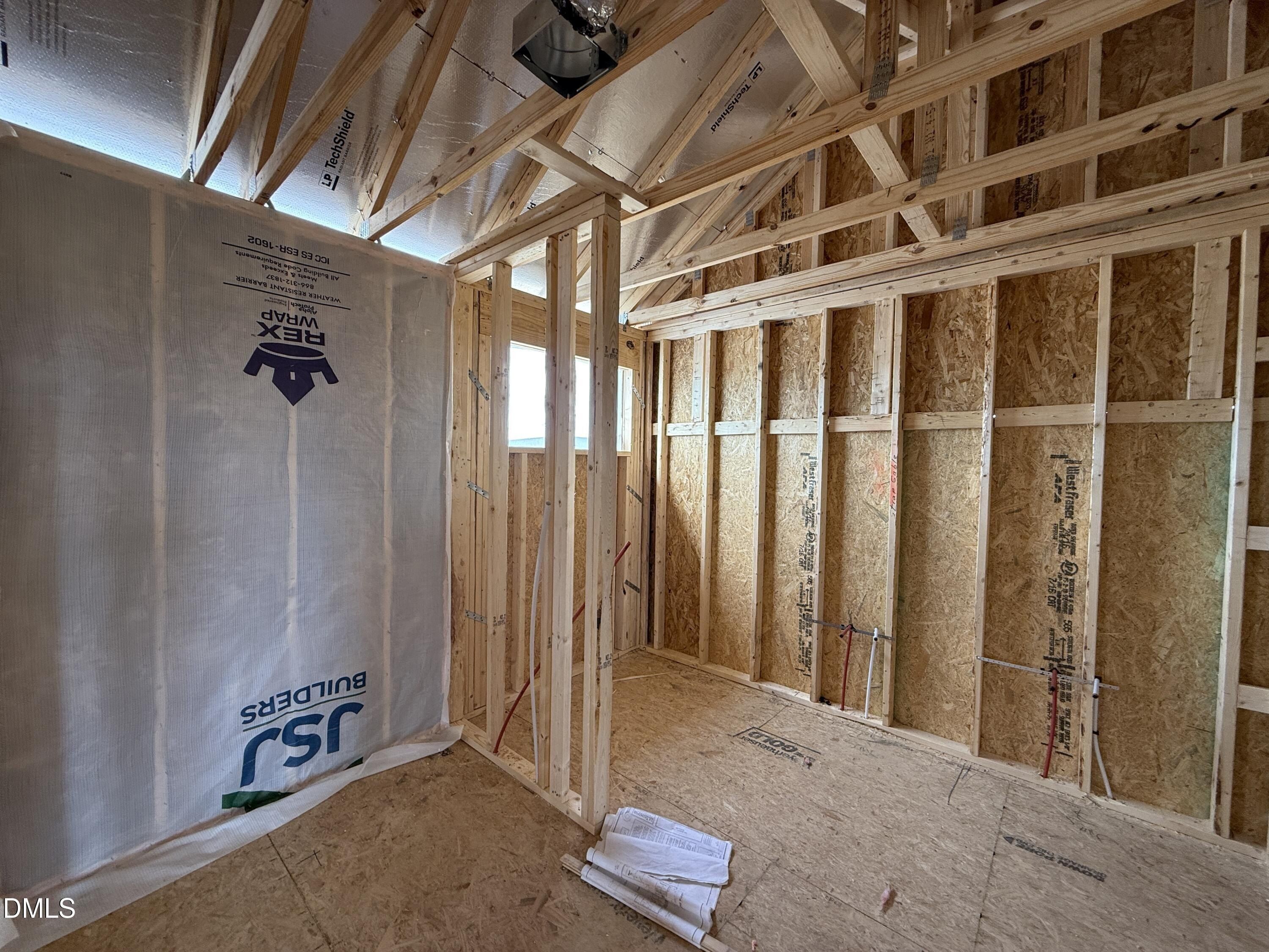 32 Littlefield Lane. La Grange, NC 28551