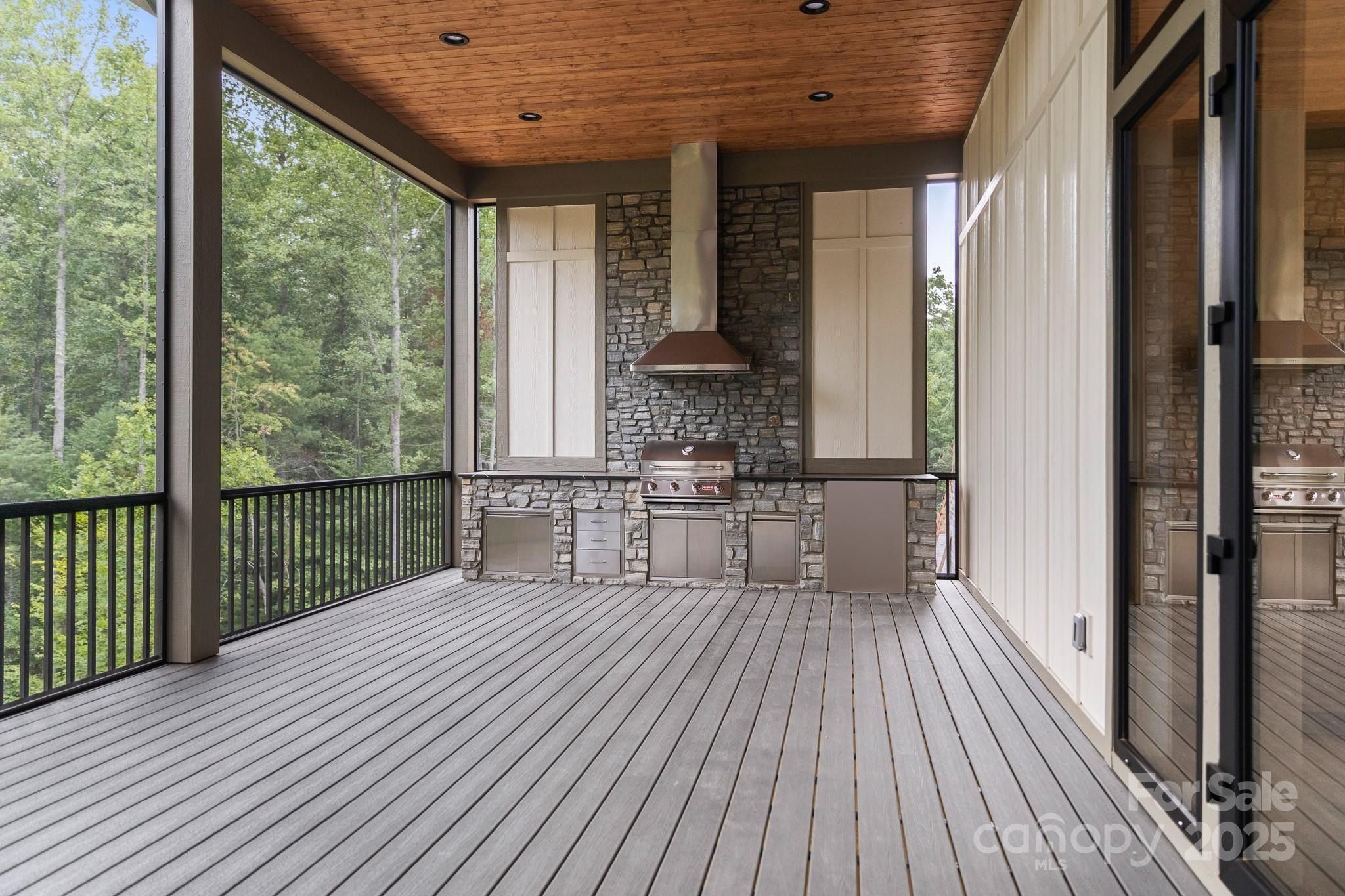 132 Sunridge Avenue. Horse Shoe, NC 28742