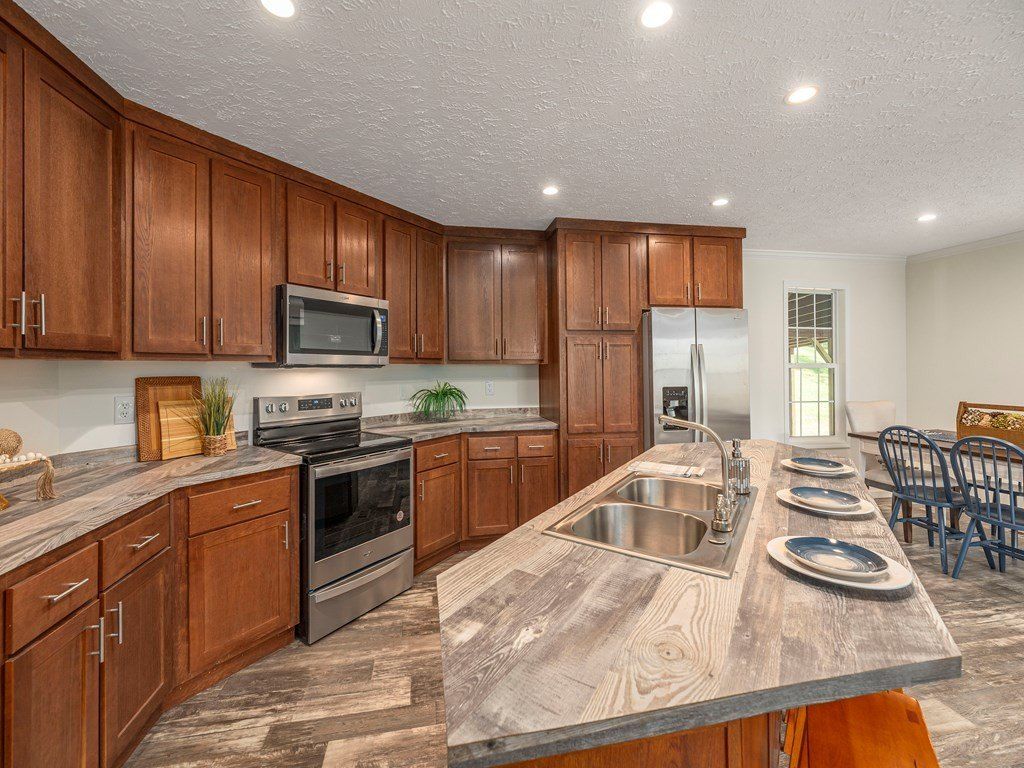 15 Joe Davis Road. Sylva, NC 28779