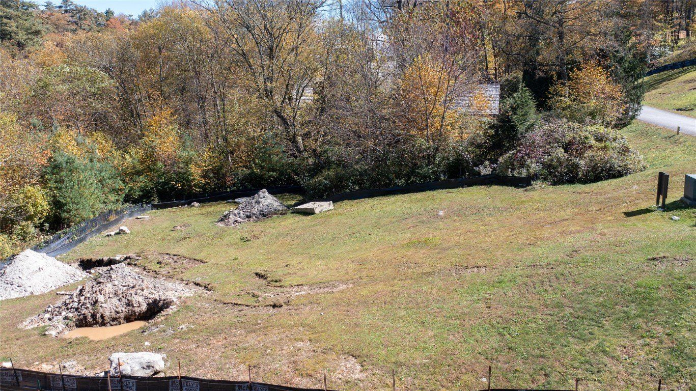 Lt 107 Riverwalk Lot 107. Highlands, NC 28741