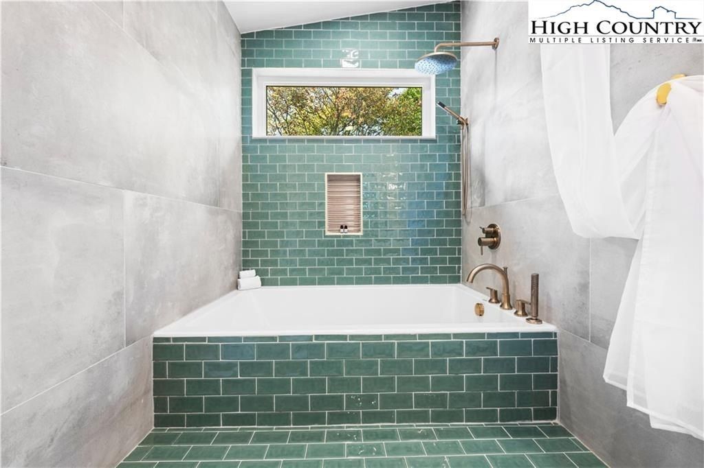 1075 Center Court Drive. Boone, NC 28607