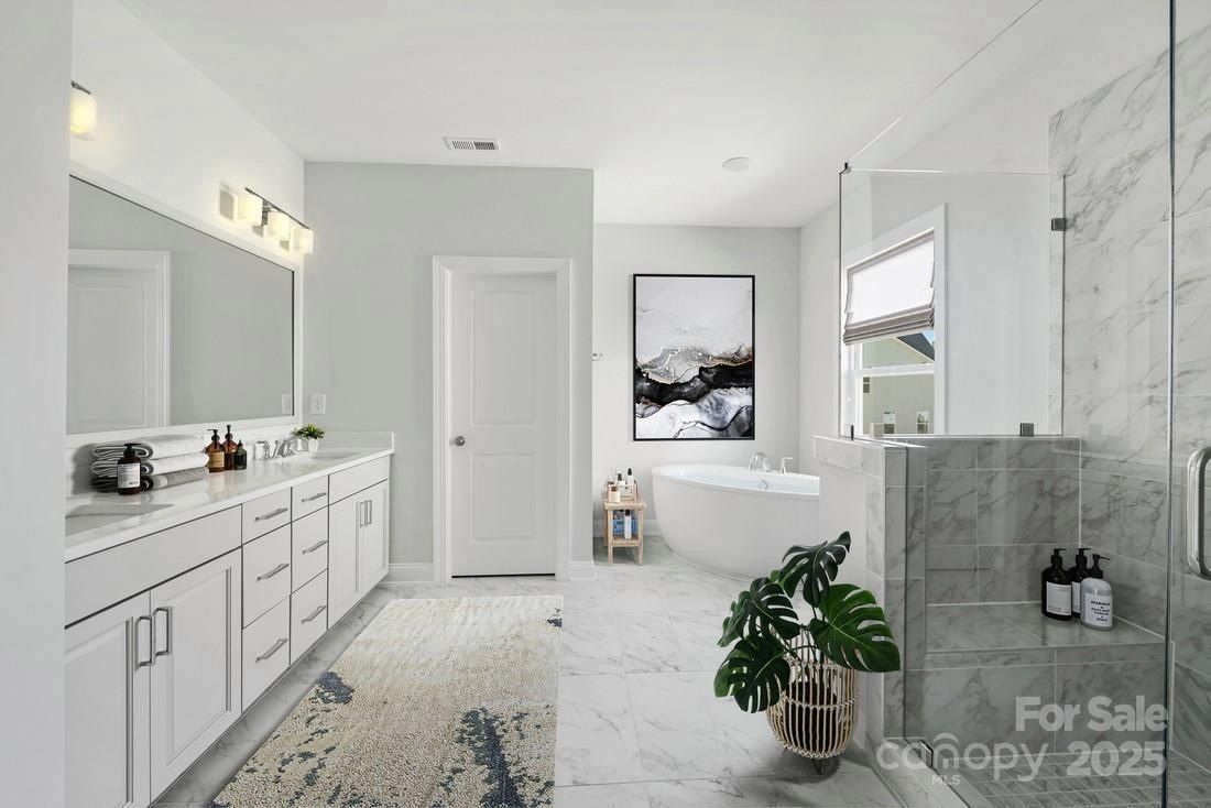 4217 Pinekirk Drive Unit 372. Charlotte, NC 28269