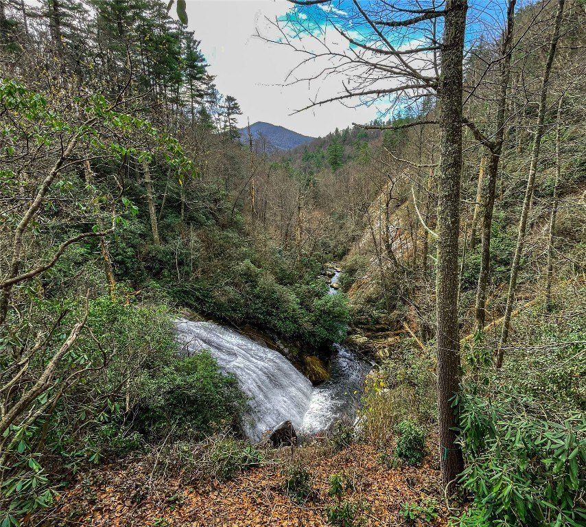 159 Saratay Falls Drive Lot 10. Cashiers, NC 28717