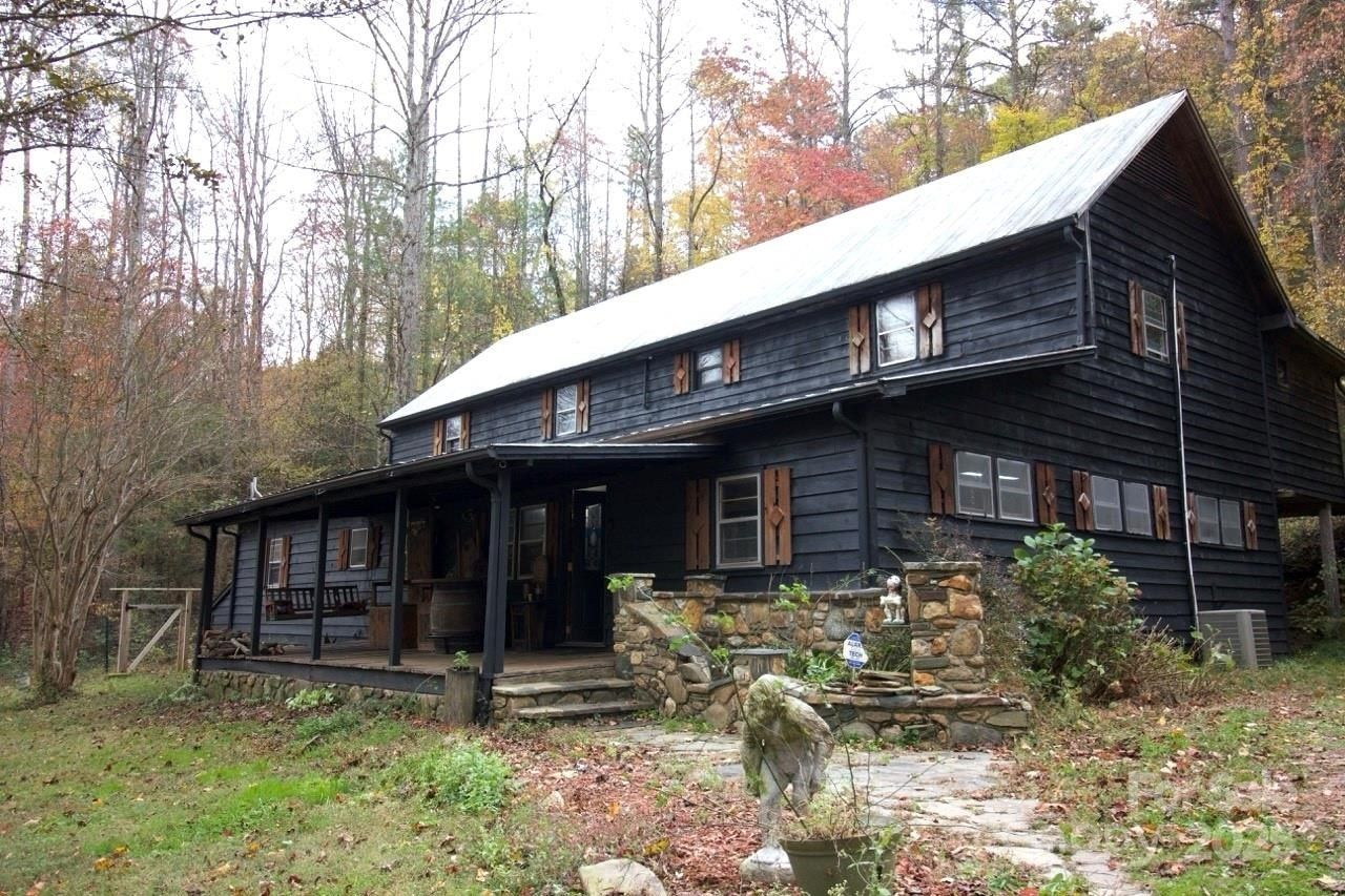 5668 Longbottom Road. Hays, NC 28635