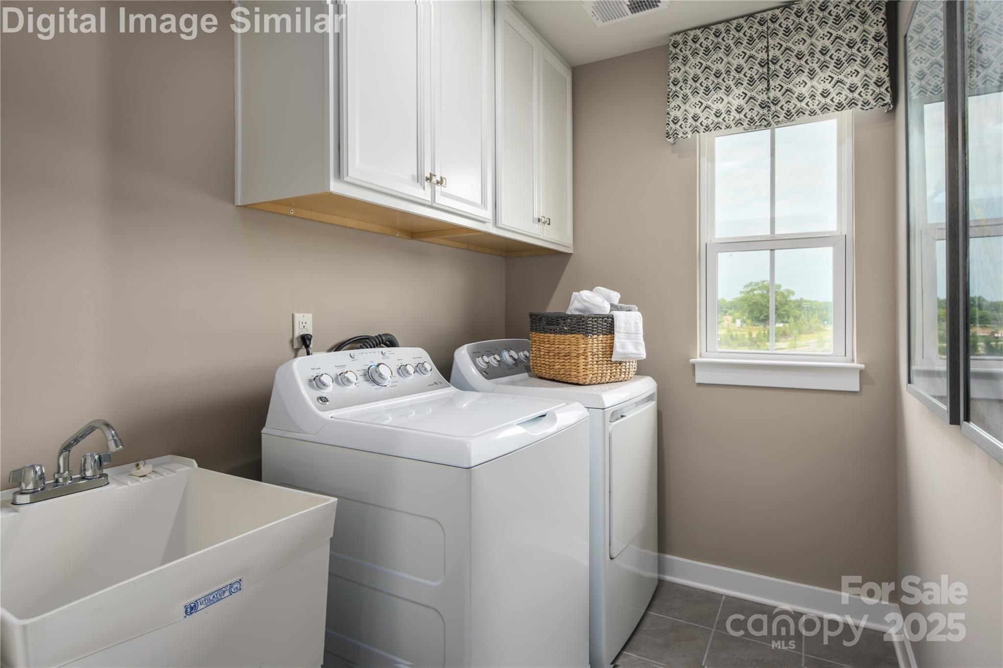 6025 Hooting Owl Drive. Charlotte, NC 28216