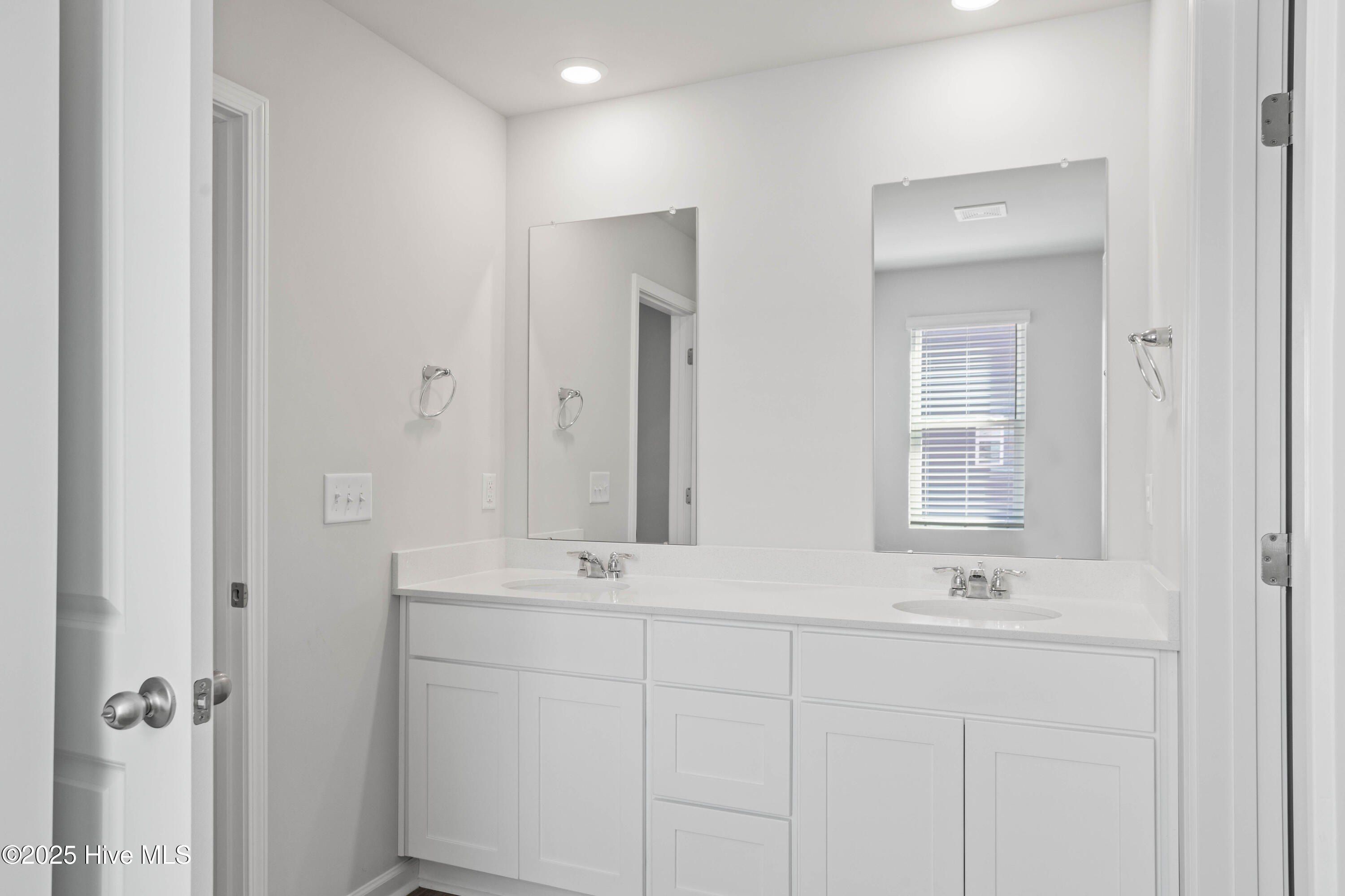 607 S Squires Run Lane Lot 45. Richlands, NC 28574