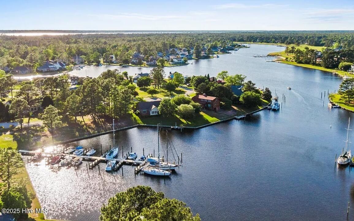 5812 Jolly Roger Court. New Bern, NC 28560