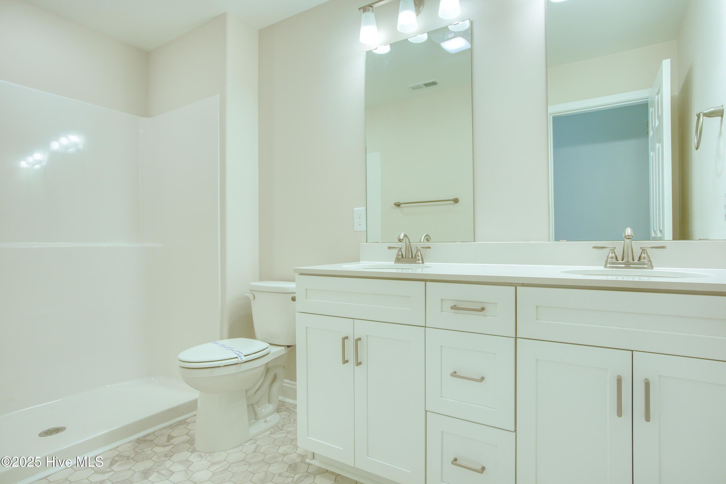 222 Sandpiper Place. Holly Ridge, NC 28445