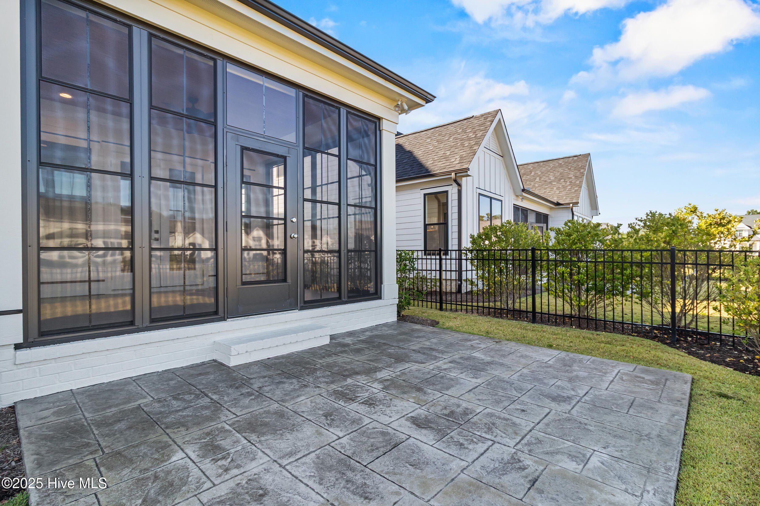 636 Waterstone Drive. Wilmington, NC 28411