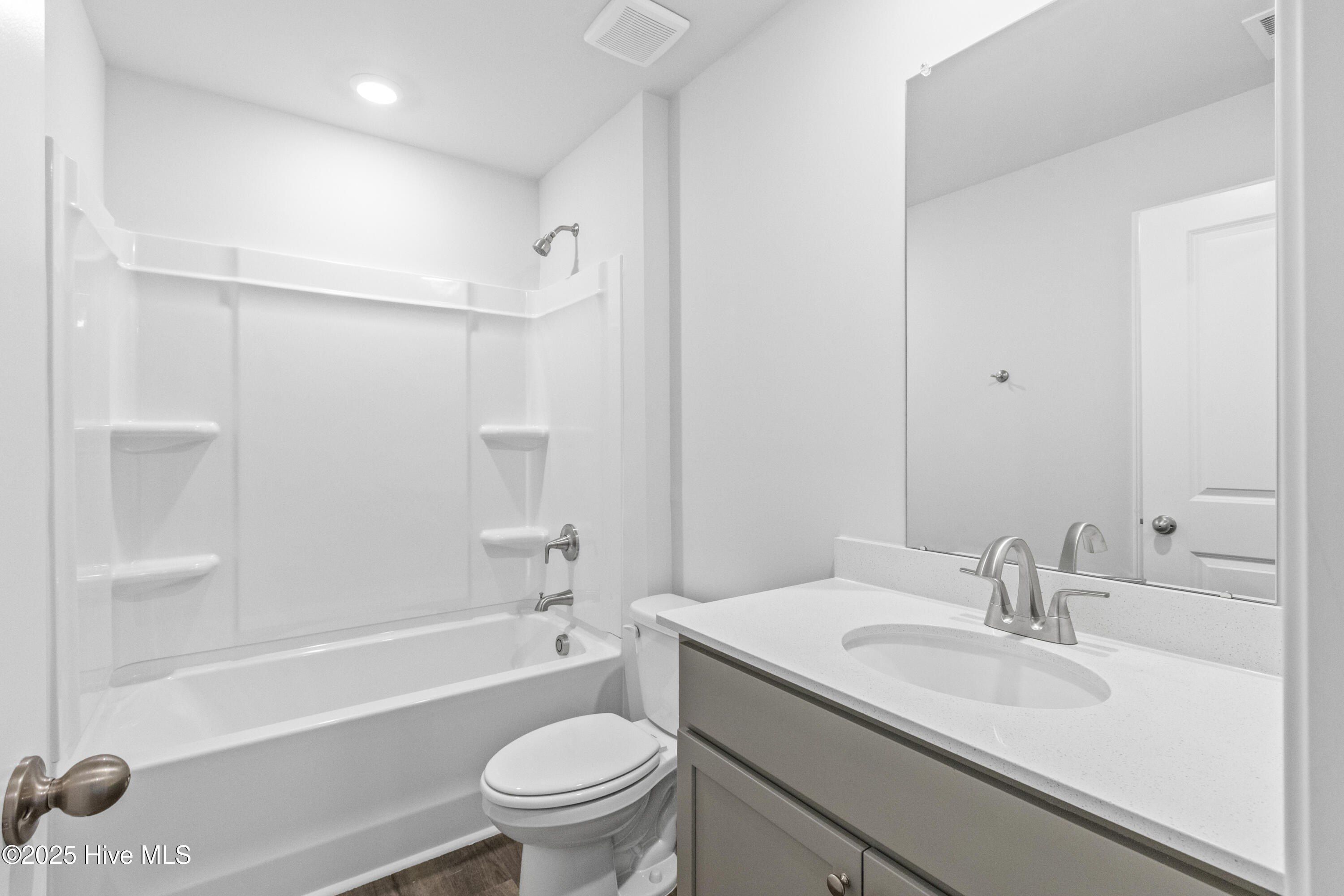 606 S Squires Run Lane Lot 183. Richlands, NC 28574