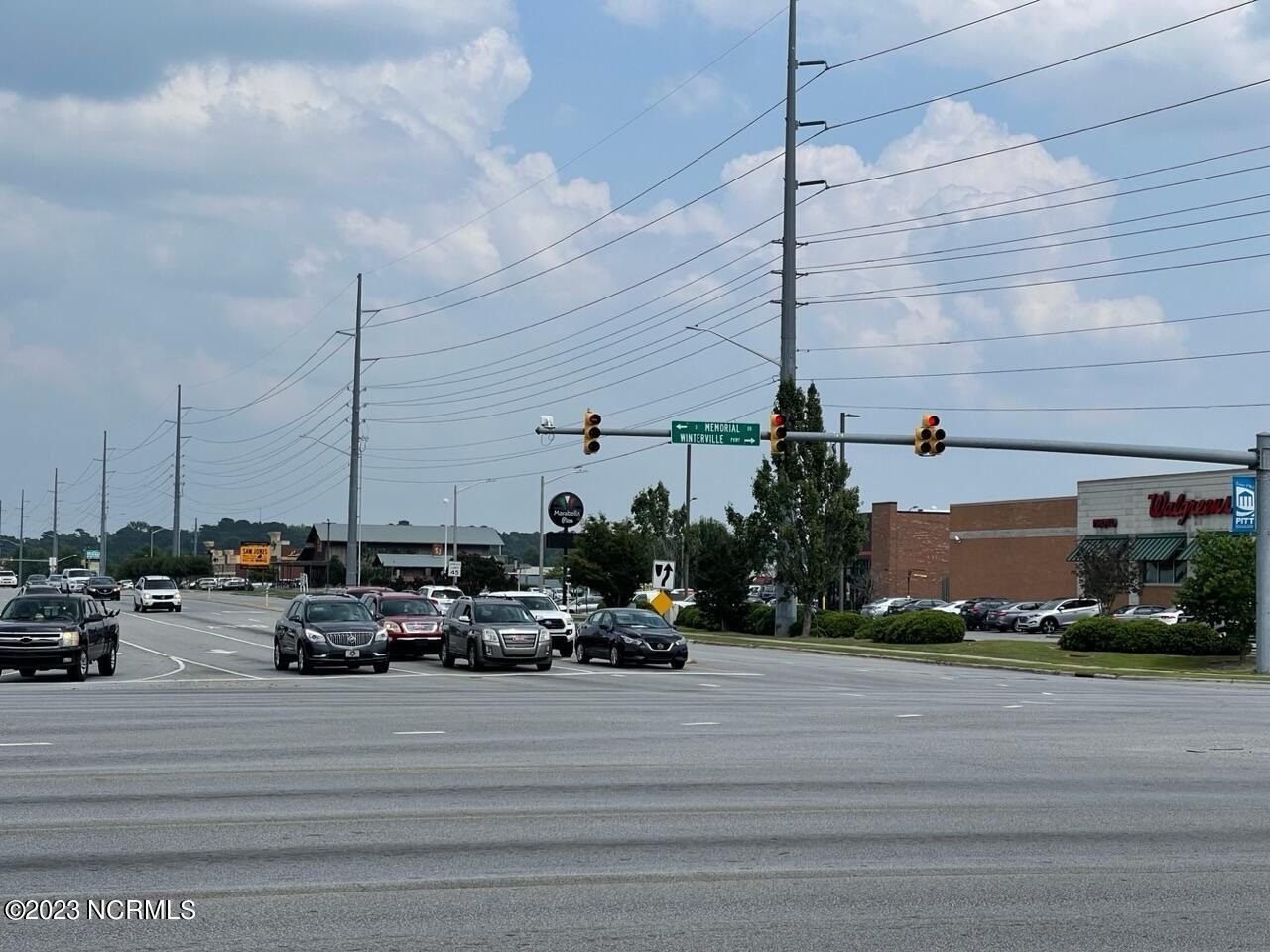 431 Seashore Street. Grimesland, NC 27837