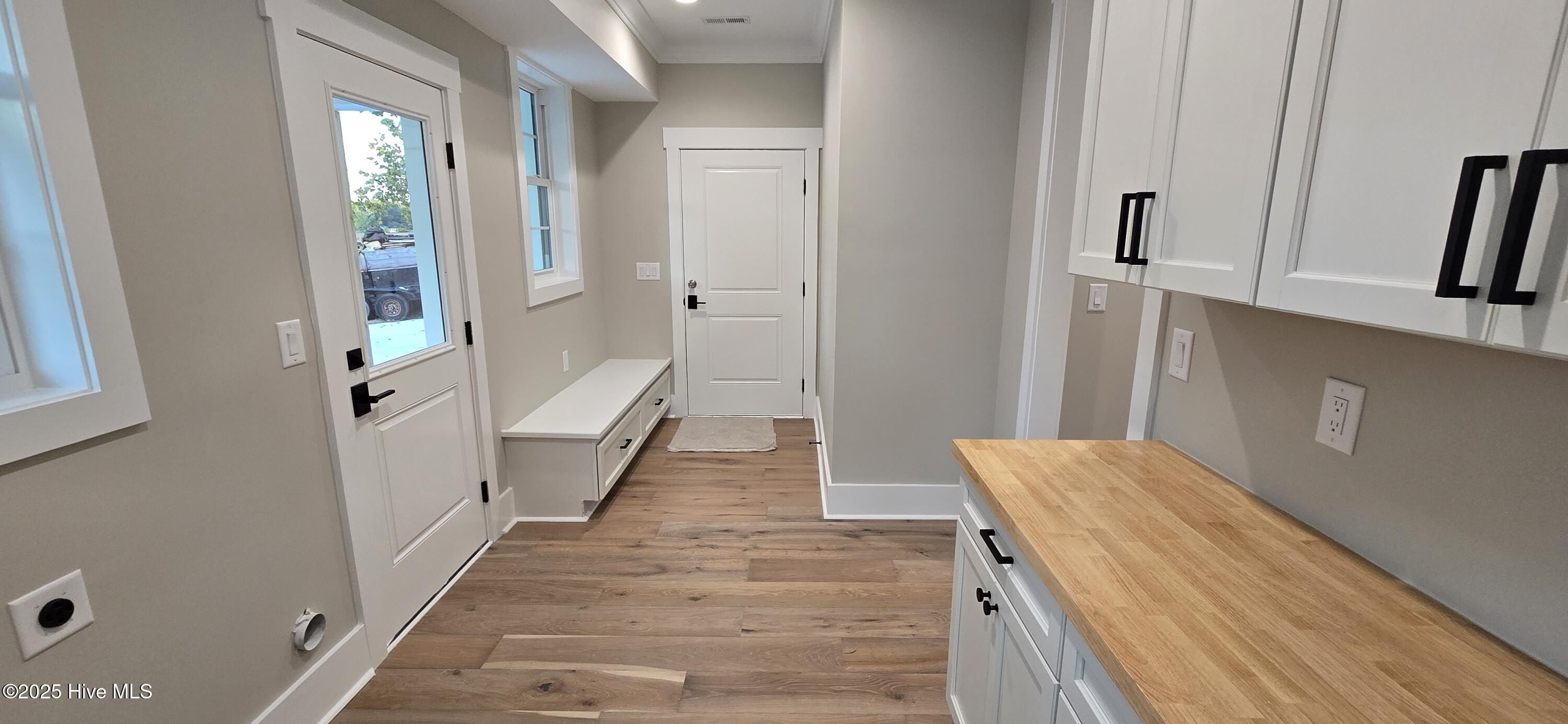 2827 Landing Circle. Grimesland, NC 27837