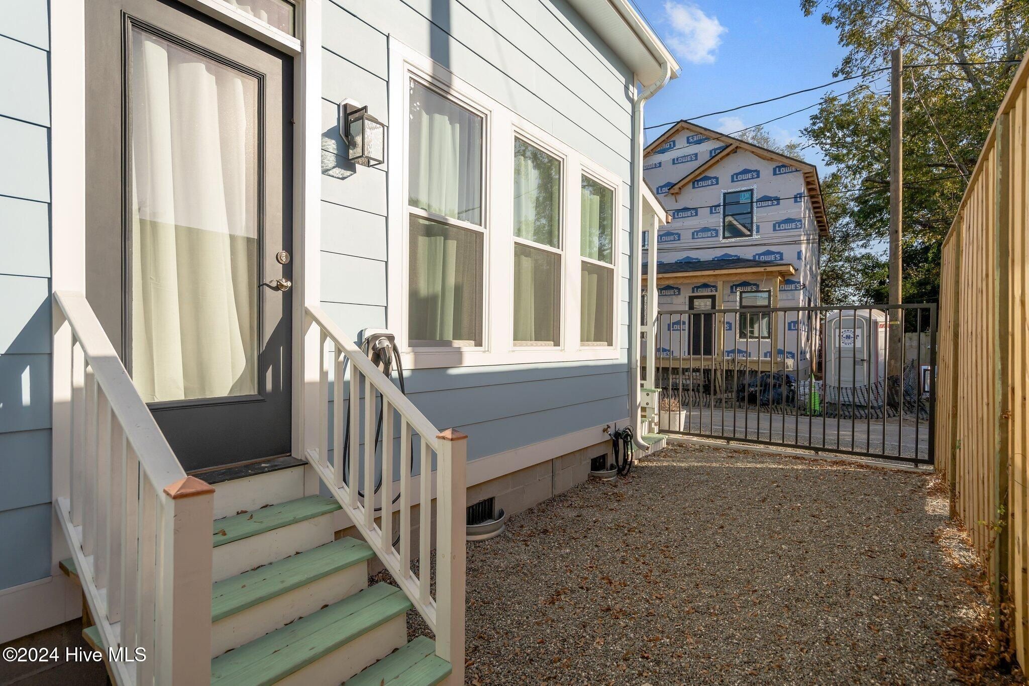 807 Russell Alley. Wilmington, NC 28401