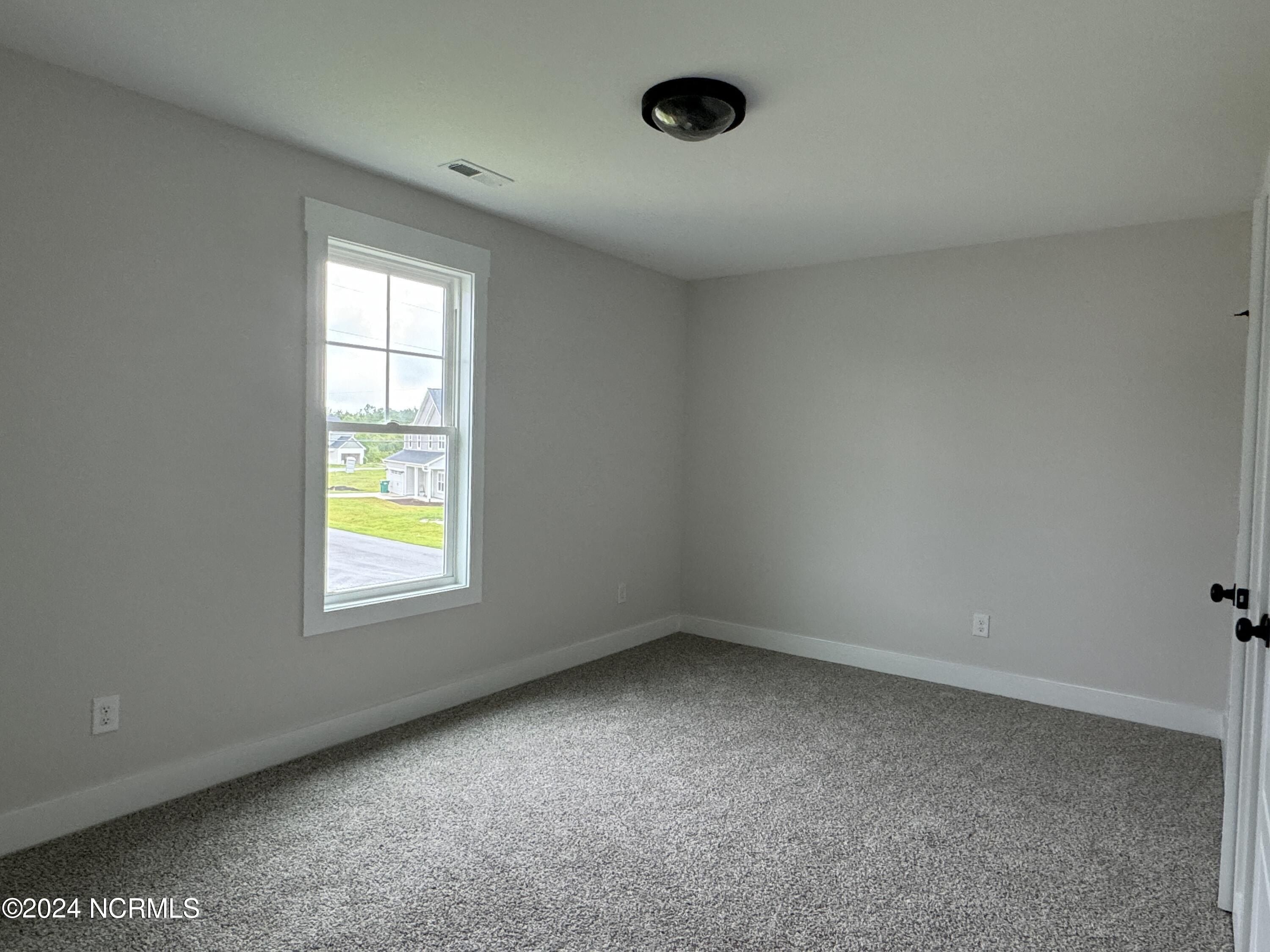 401 Bay Harbor Court. Hubert, NC 28539