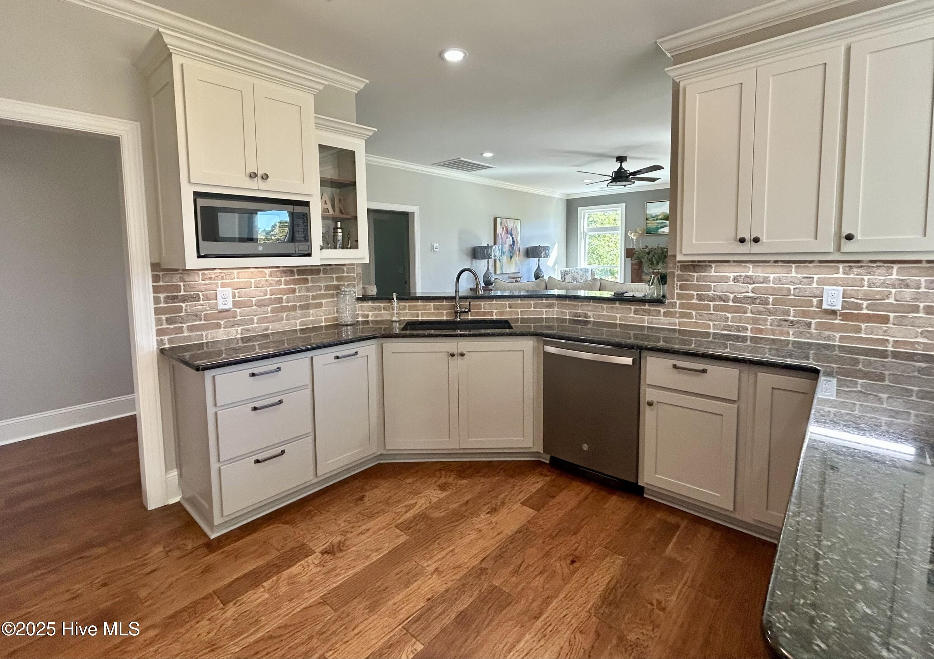135 Sycamore Lakes Drive. Wallace, NC 28466