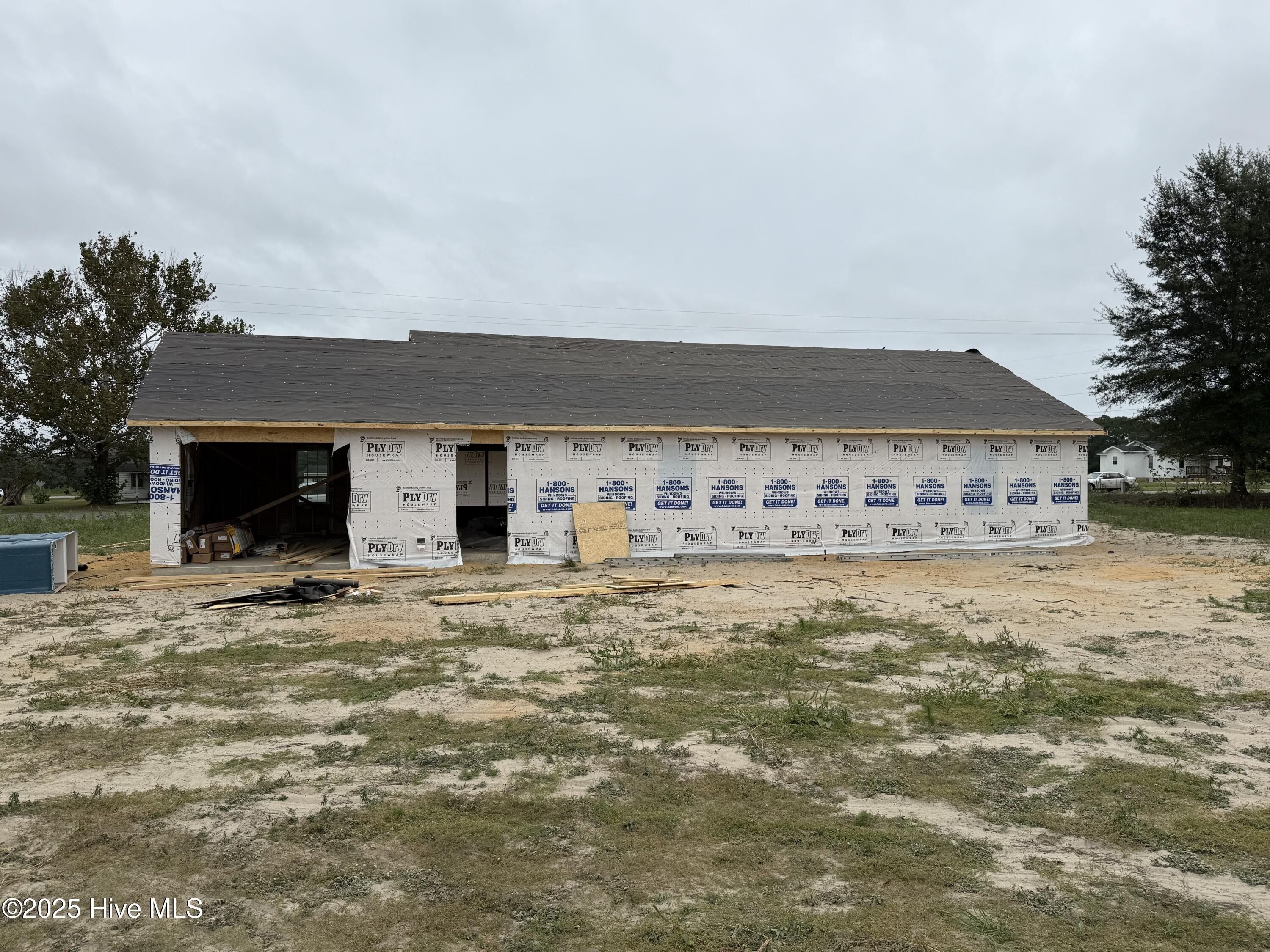 1581 Thunder Swamp Road. Mount Olive, NC 28365