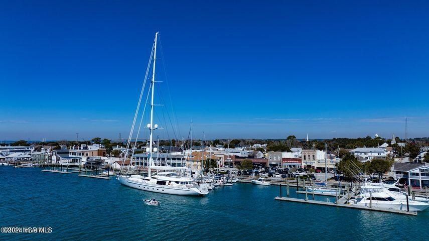 532 Avocet Drive. Beaufort, NC 28516